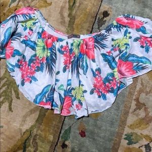 Crop top floral shirt